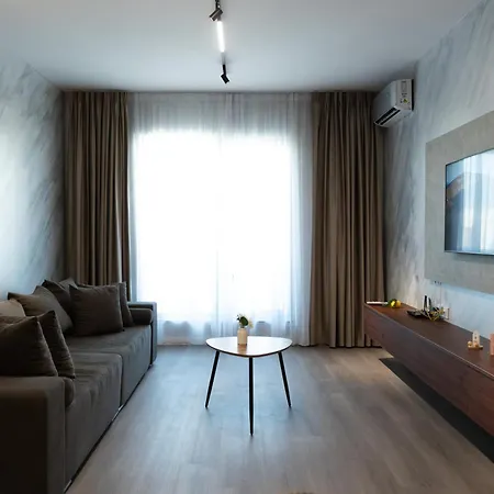 Soni Luxury 288 Plaza With Free Private Parking & Self Check-in