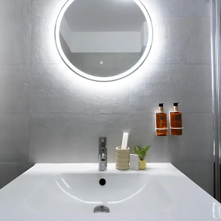 Soni Luxury 288 Plaza With Free Private Parking & Self Check-in 公寓 *